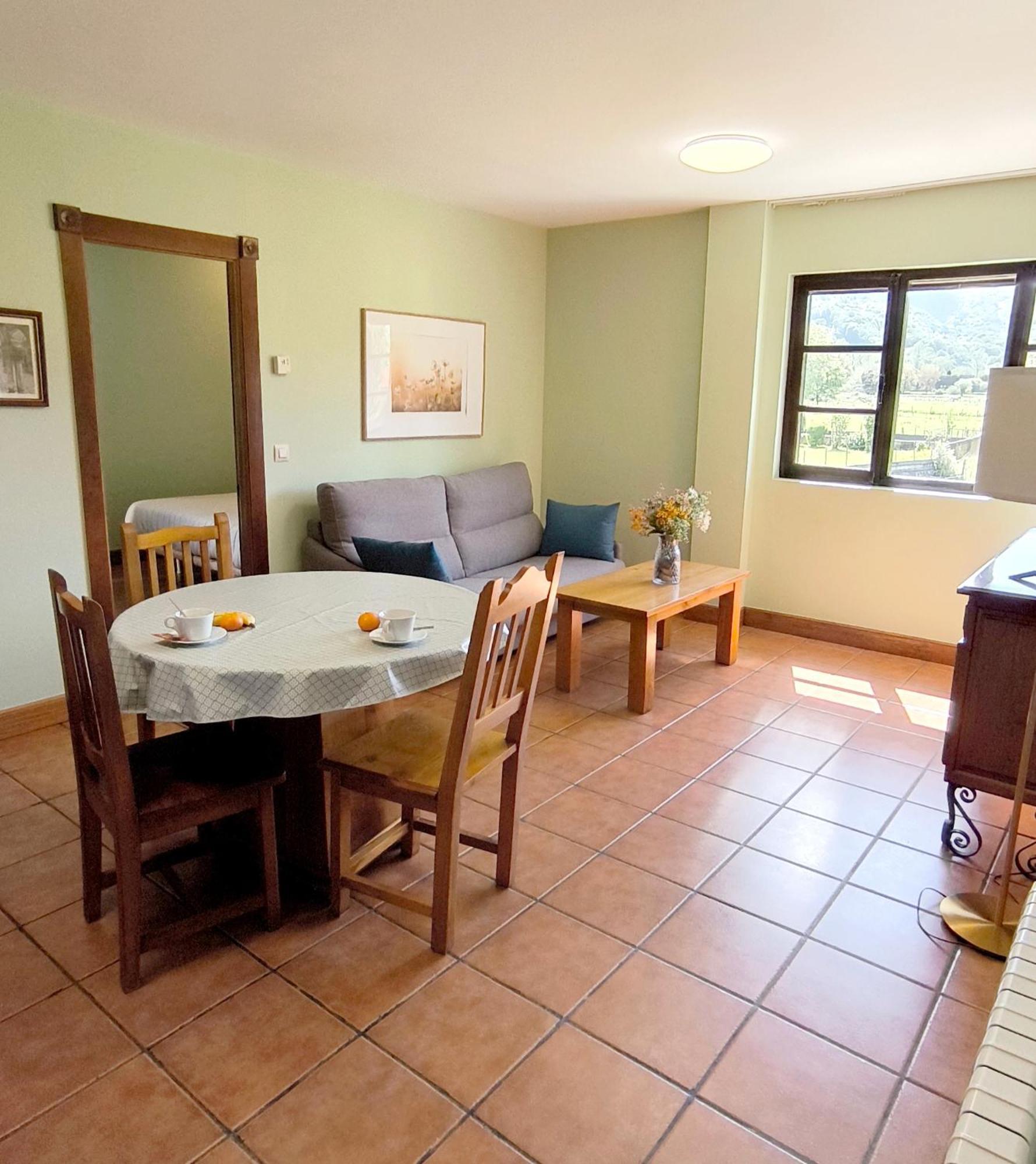 Apartamentos Florinda Ucieda Buitenkant foto