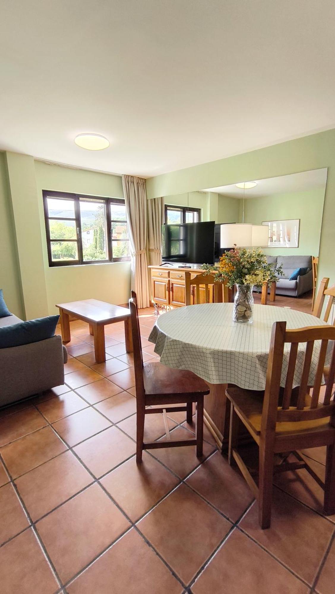 Apartamentos Florinda Ucieda Buitenkant foto